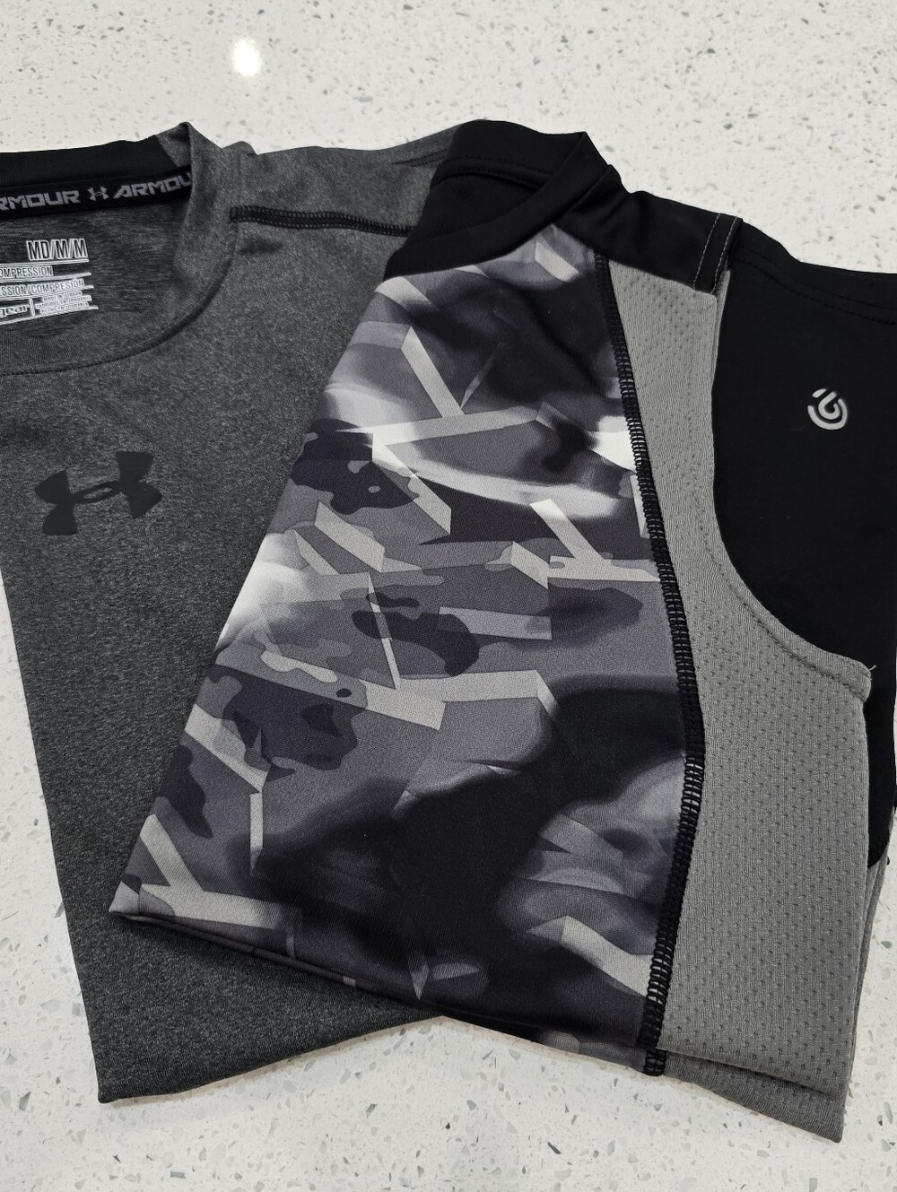 Under Armour Compression & Champion Tanktop Lot Gray Black Sleeveless Mens Shirt